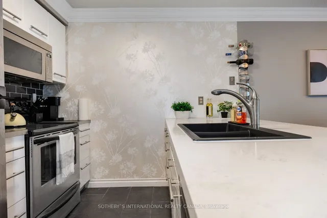 Additional image 8 of 10 Yonge St Unit 1805