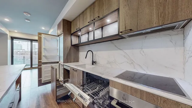 Additional image 8 of 505 Richmond St Unit 1222