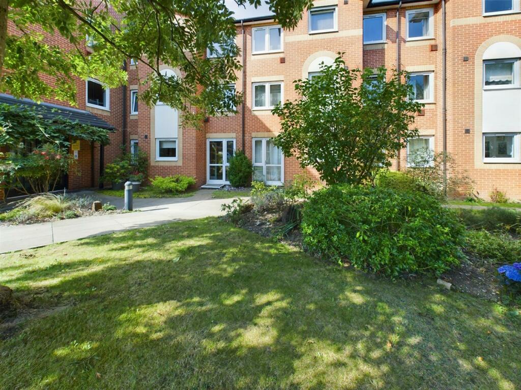 Additional image 5 of Brighton Road, Coulsdon