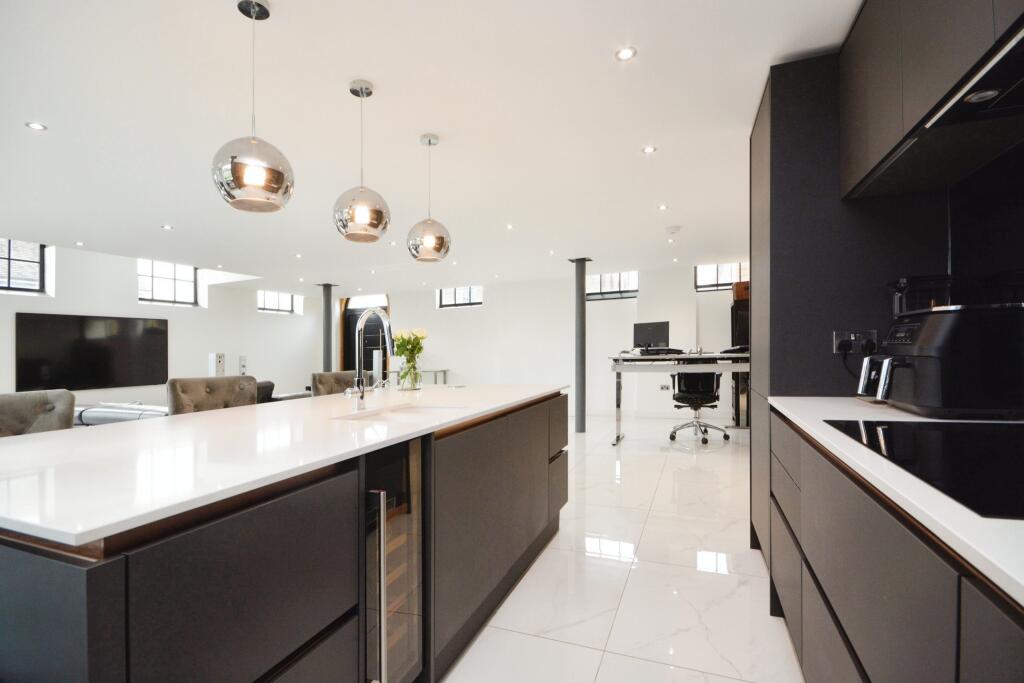 Additional image 5 of Great Warley Street, Brentwood, CM13