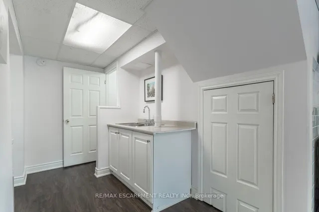 Additional image 22 of 83 Robert Hicks Dr