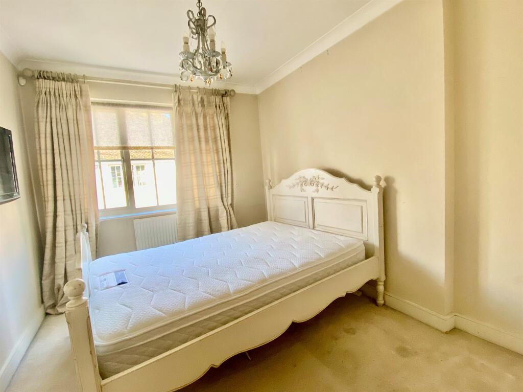 Additional image 4 of Walter Mead Close, Ongar