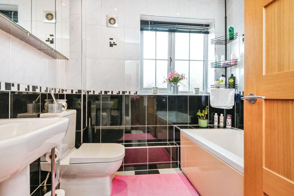 Additional image 17 of Colchester Road, Lawford, Manningtree, CO11