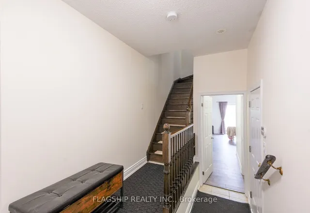 Additional image 21 of 19 Cedar Lake Cres