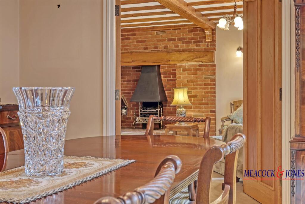 Additional image 15 of Roundwood Avenue, Hutton Mount, Brentwood