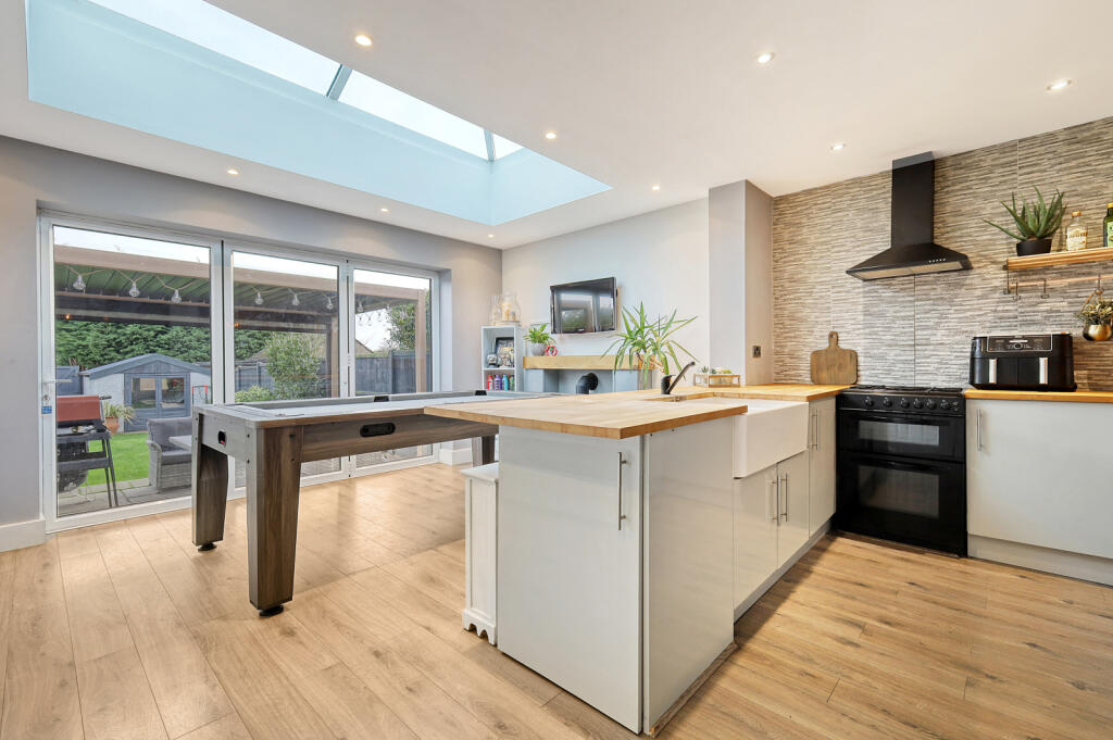 Additional image 2 of Park Lane, Ramsden Heath, CM11