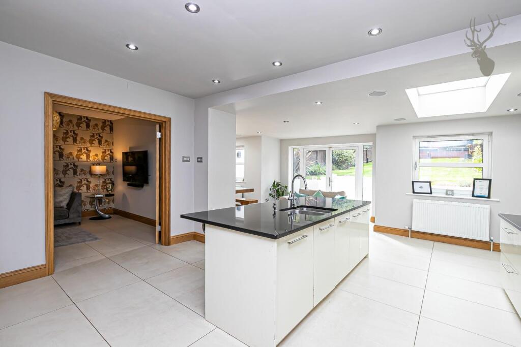 Additional image 8 of Dukes Avenue, Theydon Bois, Epping