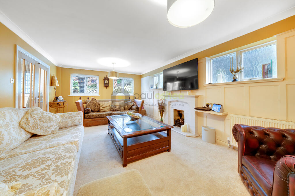 Additional image 6 of Farrers Place, Shirley Hills