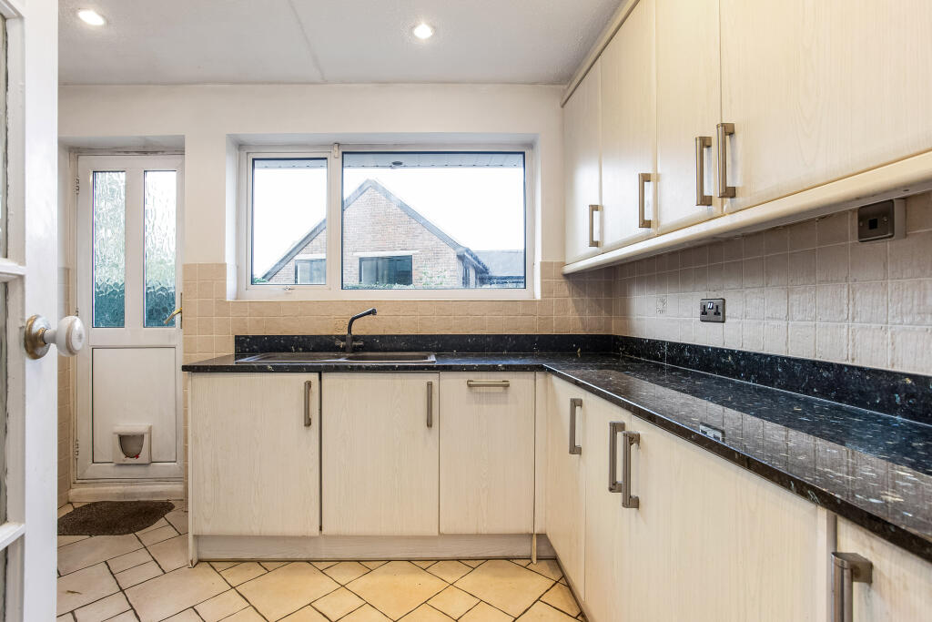 Additional image 16 of Tupwood Lane, Caterham, CR3