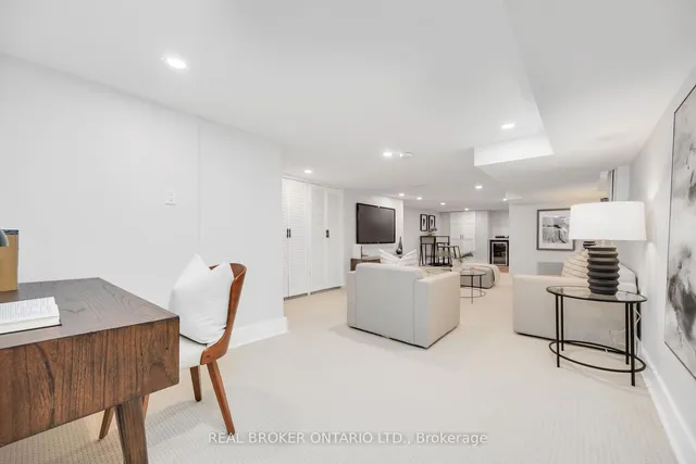 Additional image 31 of 34 Earl Haig Ave