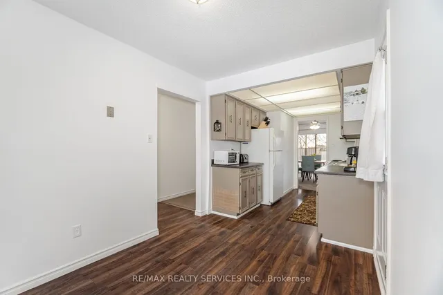 Additional image 6 of 76 Simmons Blvd