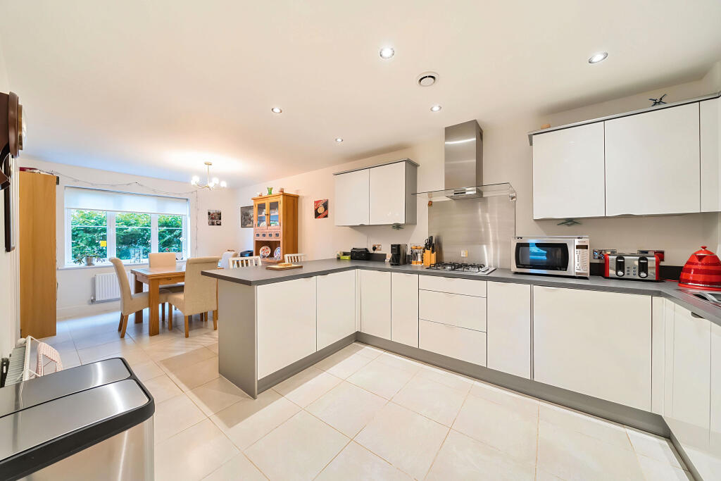 Additional image 7 of White Hill Close, Caterham, CR3