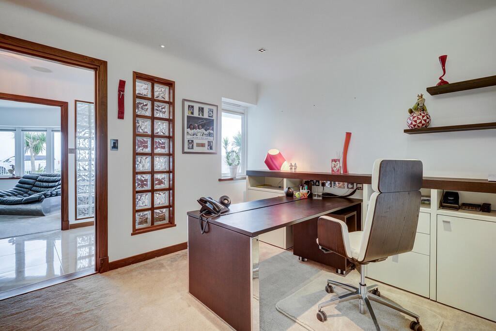 Additional image 35 of Cliff Way, Frinton-on-Sea