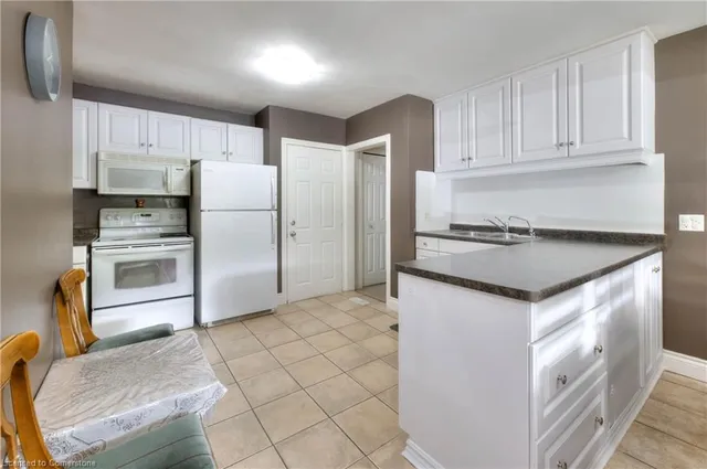 Additional image 16 of 42 Acacia St