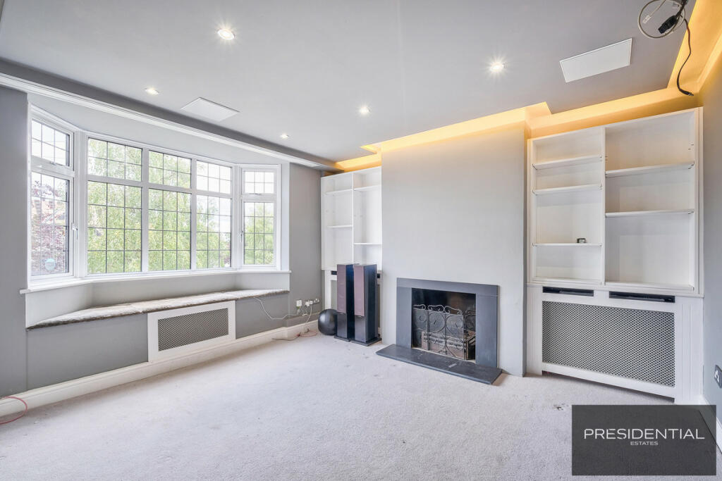 Additional image 9 of Dukes Avenue, Theydon Bois, CM16