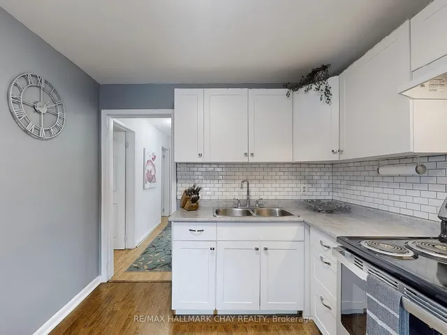 Additional image 18 of 16 Edinborough Crt