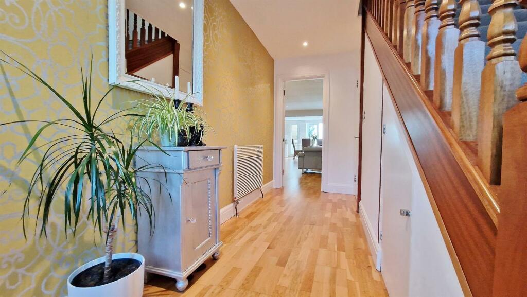 Additional image 6 of The Beach House, Green Lane, Walton On The Naze