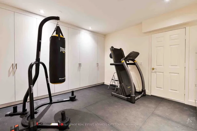 Additional image 29 of 135 Buckingham Ave