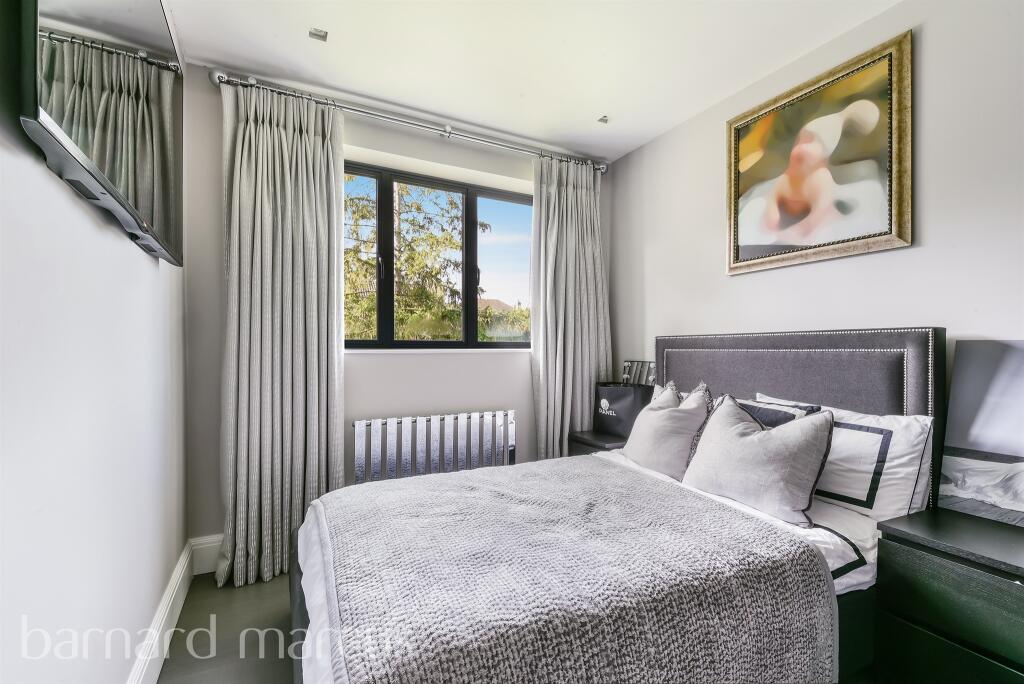 Additional image 12 of Elmfield Way, South Croydon