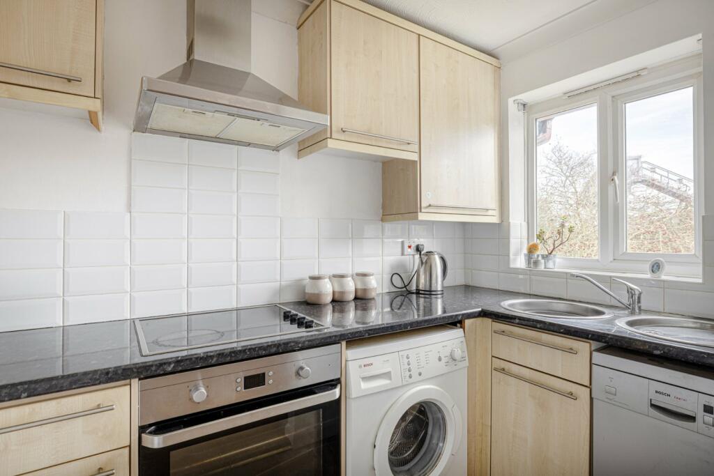 Additional image 9 of Hunters Court, Elsenham, Bishop's Stortford, Herts, CM22