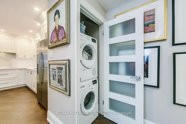 Additional image 21 of 500 Avenue Rd Unit 906