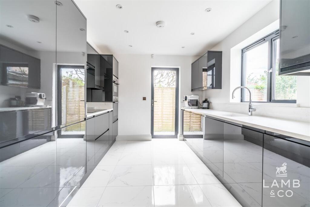 Additional image 6 of Freshwinds, Percival Road, Walton On The Naze