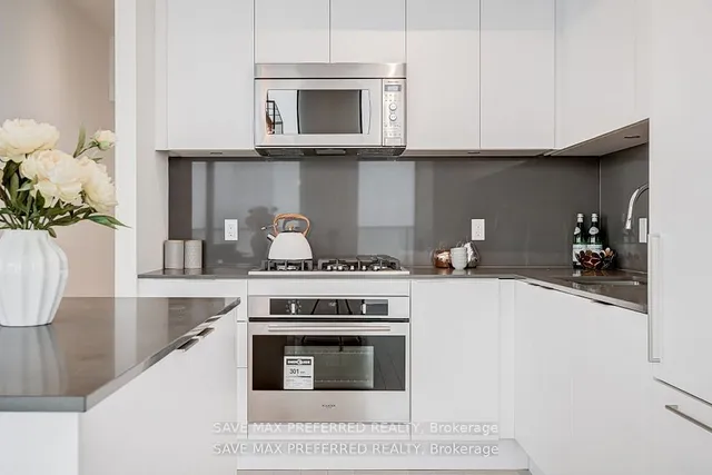 Additional image 15 of 20 Lombard St Unit UPH05