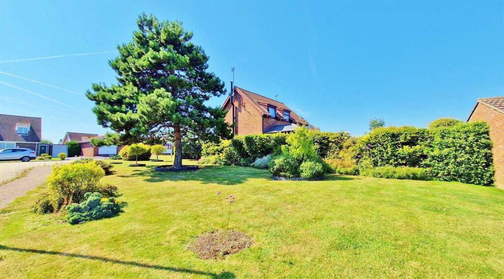 Additional image 34 of Thorns Way, Frinton Homelands