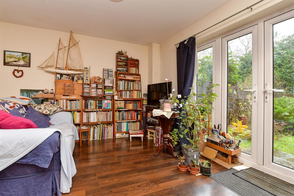 Primary image of Hawthorne Gardens, Caterham, Surrey