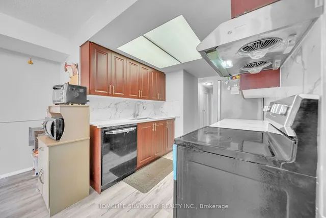 Additional image 32 of 21 Markbrook Lane Unit 801