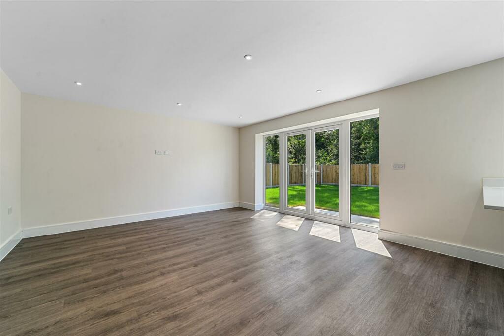 Additional image 5 of Weavers Close, Brightlingsea