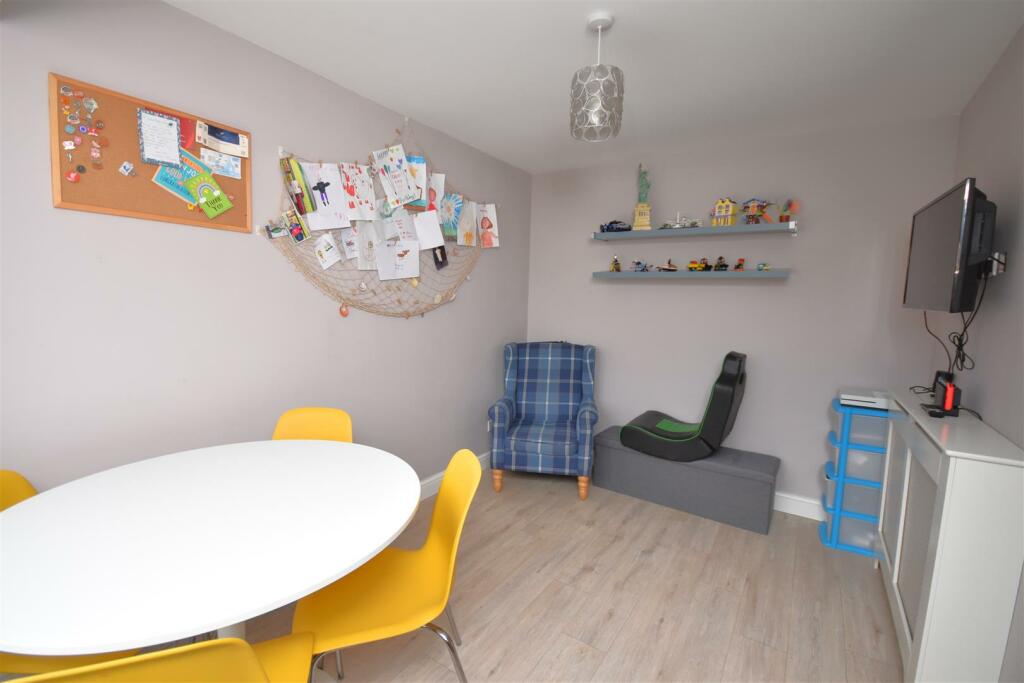 Additional image 14 of Woodfall Close, Little Neston