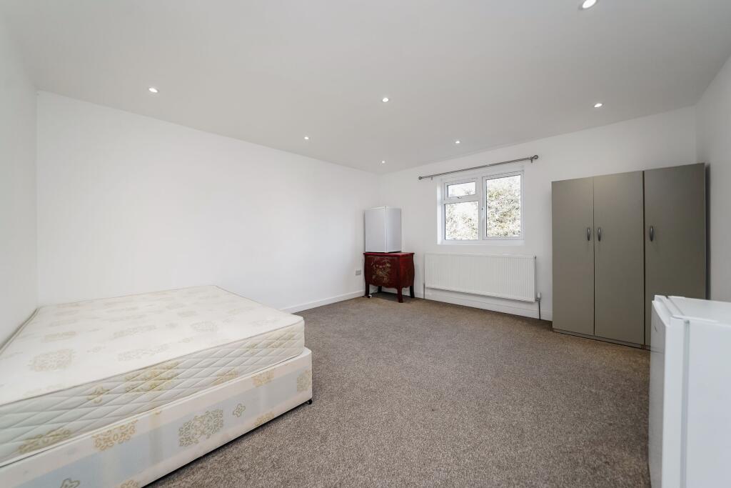 Additional image 43 of Hart Road, Harlow