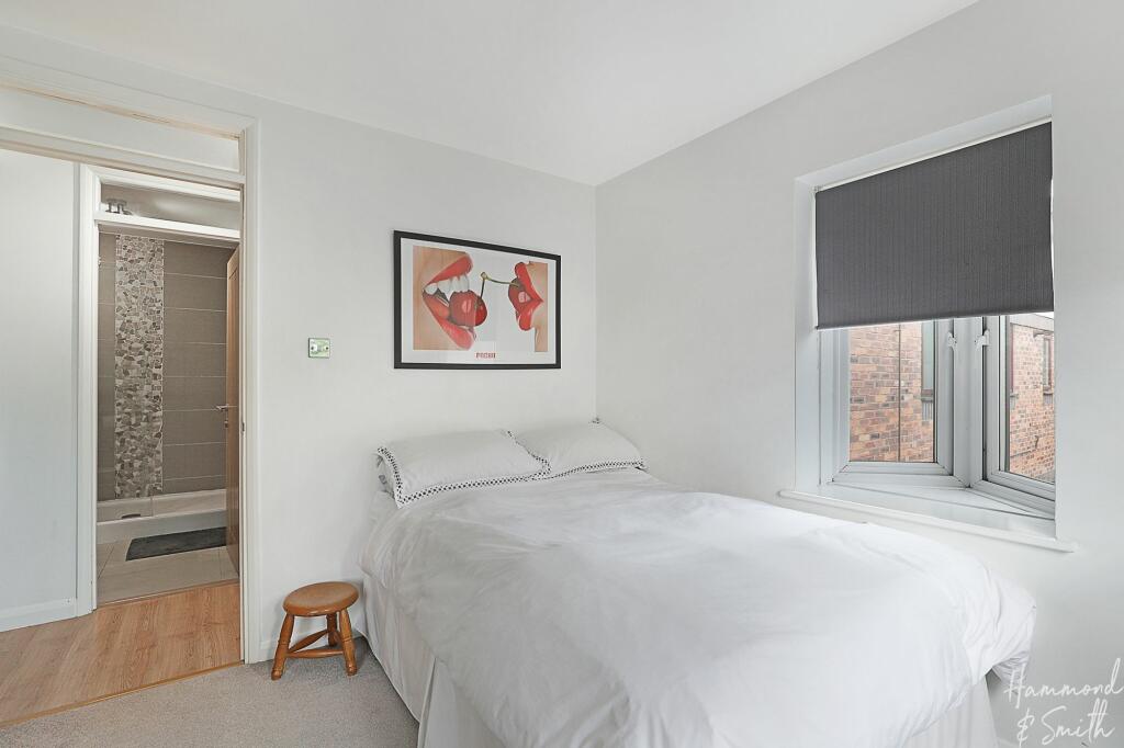 Additional image 6 of Station Approach, Theydon Bois, CM16