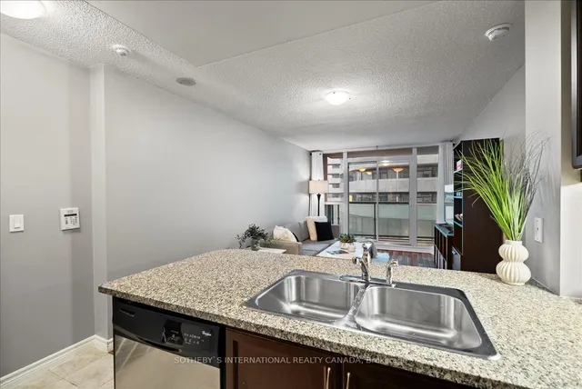 Additional image 12 of 19 Grand Trunk Cres Unit 707