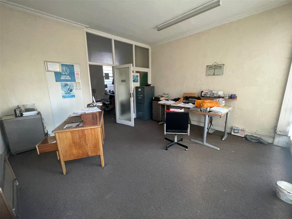 Additional image 10 of Selsdon Road, South Croydon, CR2