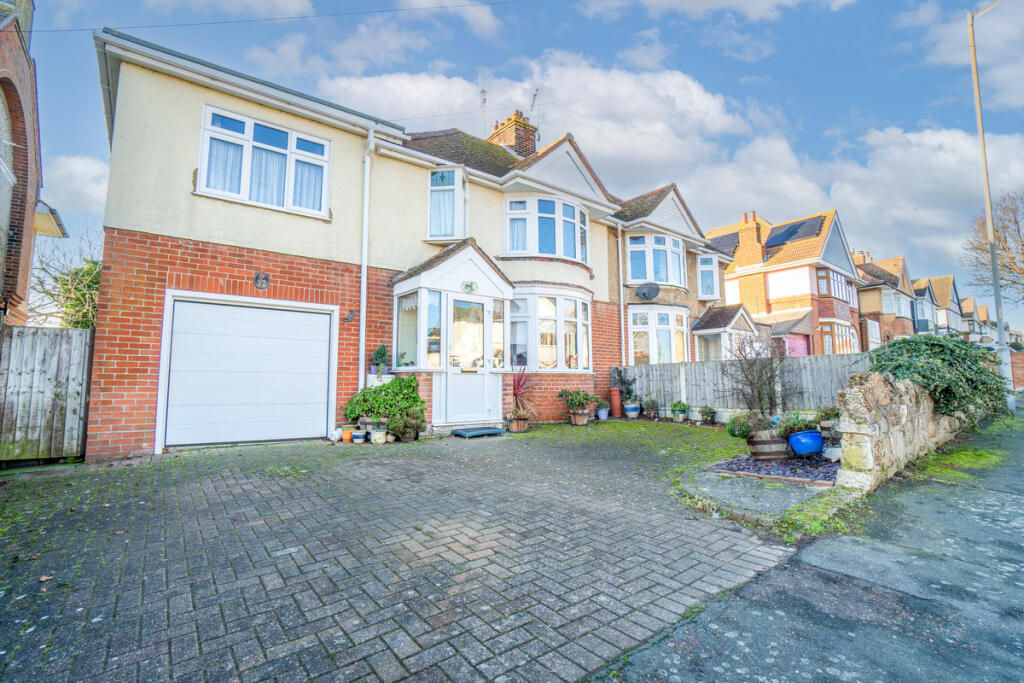 Additional image 18 of Highfield Avenue, Harwich, CO12 4