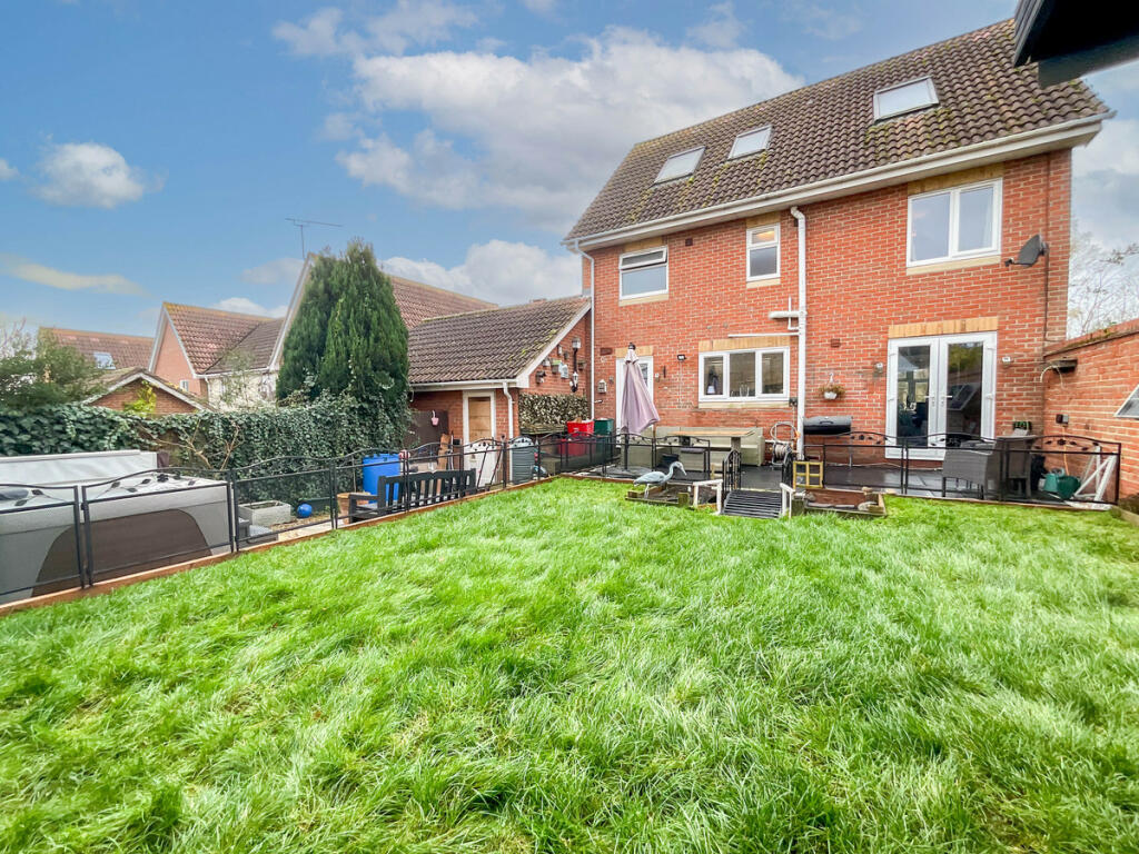 Additional image 17 of Bullfinch Close, Harwich, CO12 4