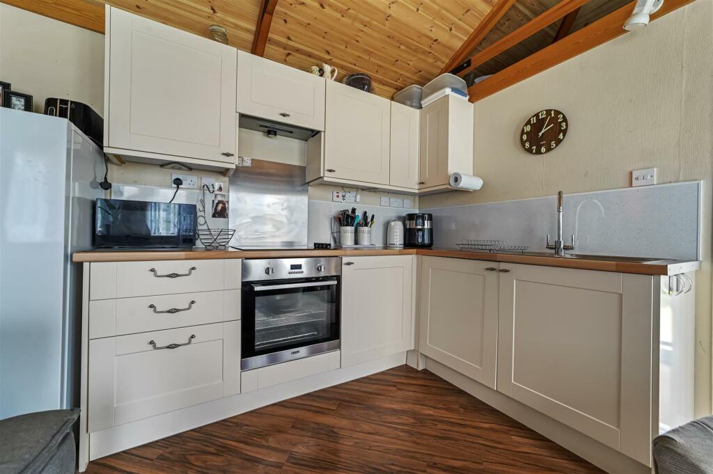 Additional image 12 of Parsonage Lane, Tendring