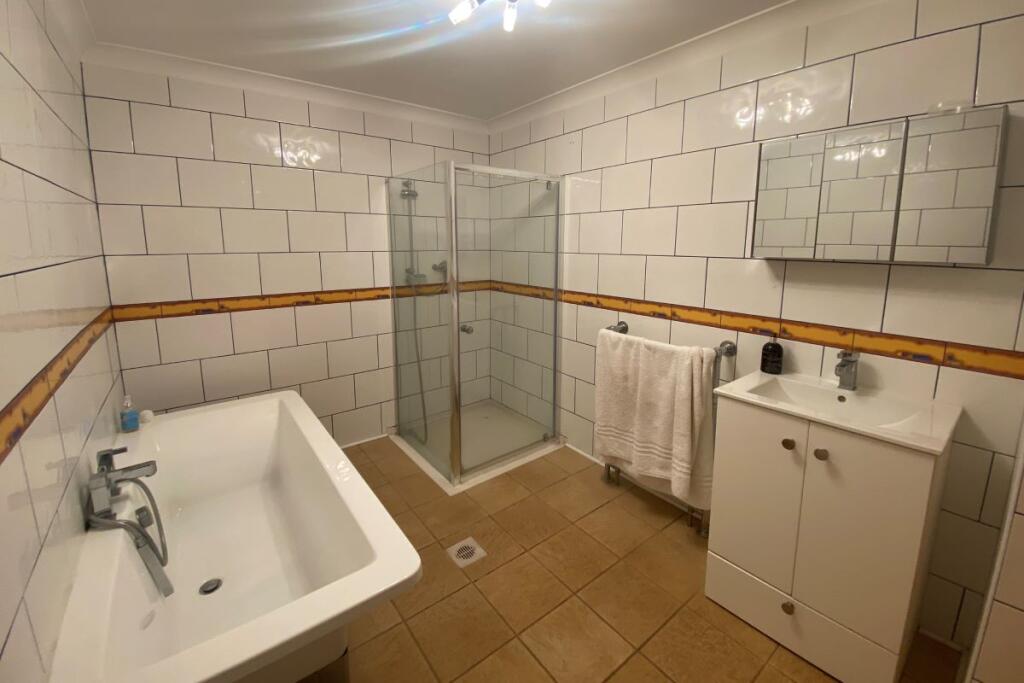 Additional image 9 of 37 Eastern Promenade, Point Clear Bay, Clacton-on-Sea, Essex, CO16 8LG