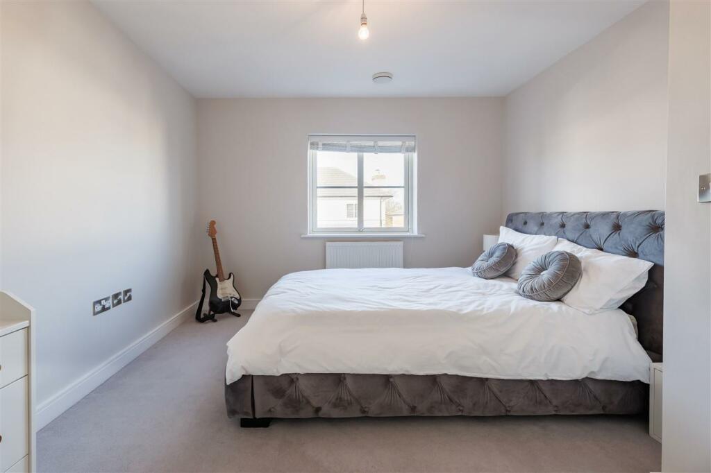Additional image 39 of Buckingham Road, Epping