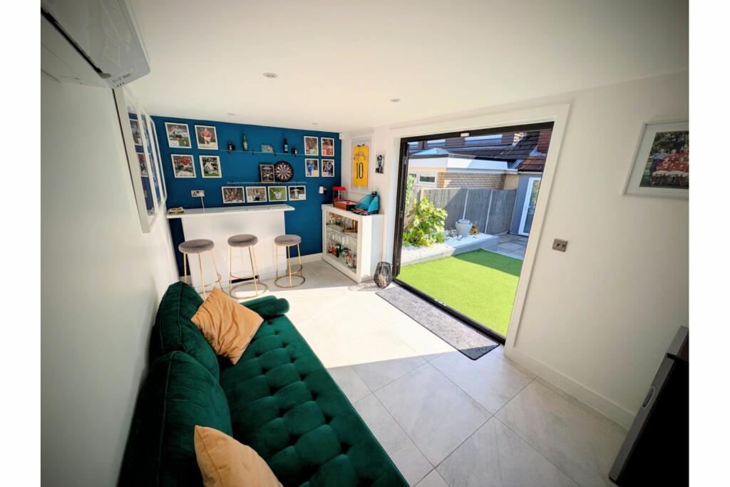 Additional image 21 of Lorraine Close, Billericay, CM11