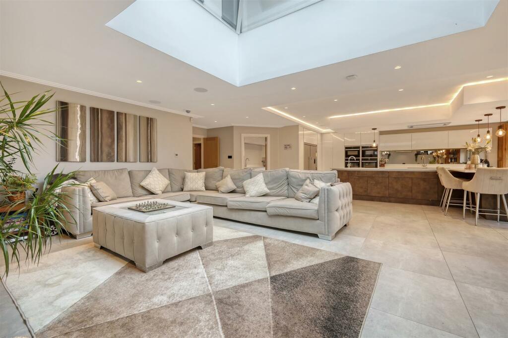 Additional image 7 of Noak Hill Close, Billericay, Essex