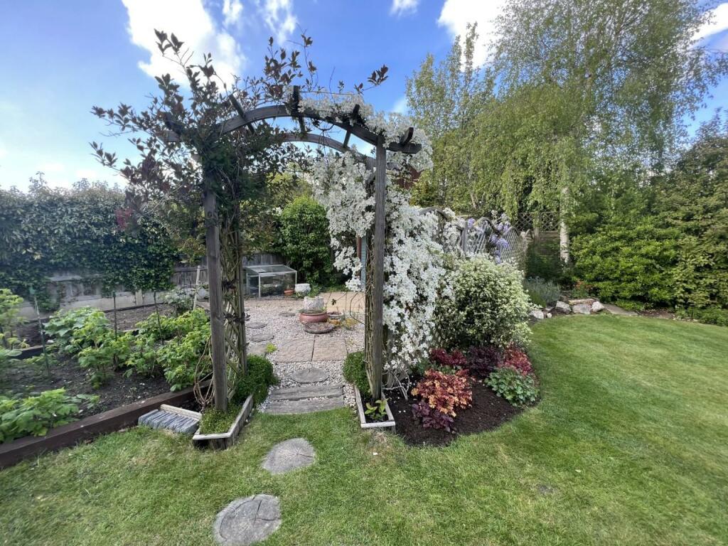 Additional image 19 of Roundwood Grove, Hutton Mount, Brentwood