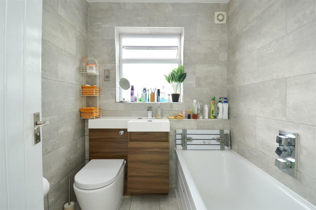 Additional image 8 of Coxtie Green Road, Pilgrims Hatch, Brentwood