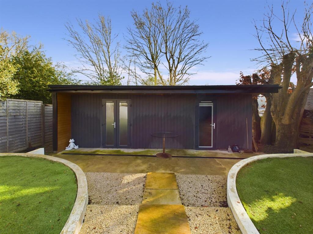 Additional image 15 of St. Margarets Road, Coulsdon