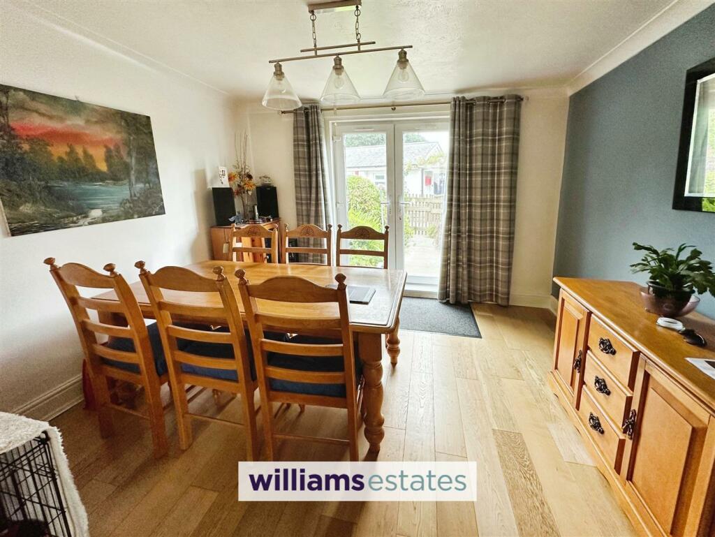 Additional image 7 of Coed-Talon, Mold