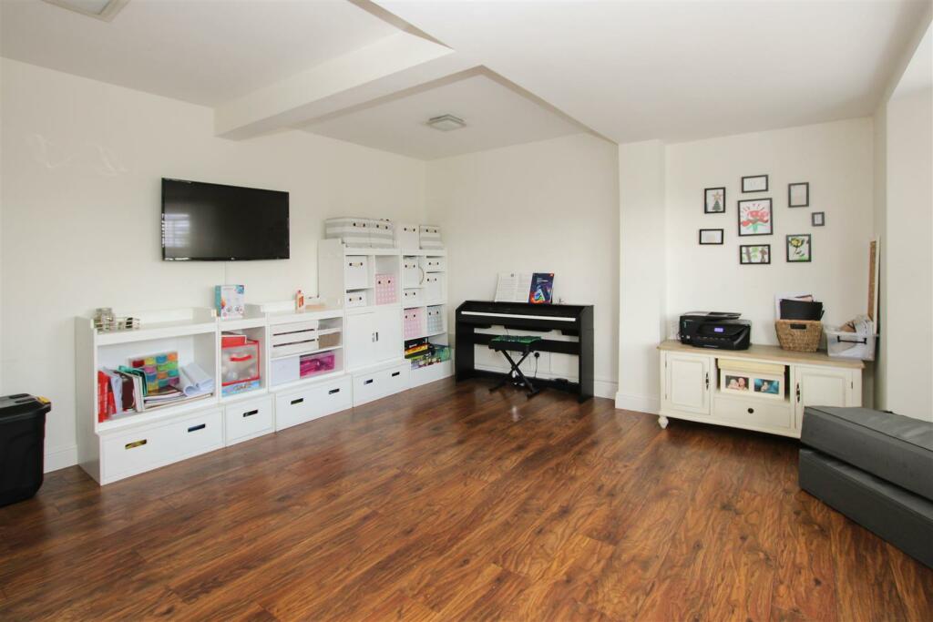 Additional image 14 of Middle Road, Ingrave, Brentwood