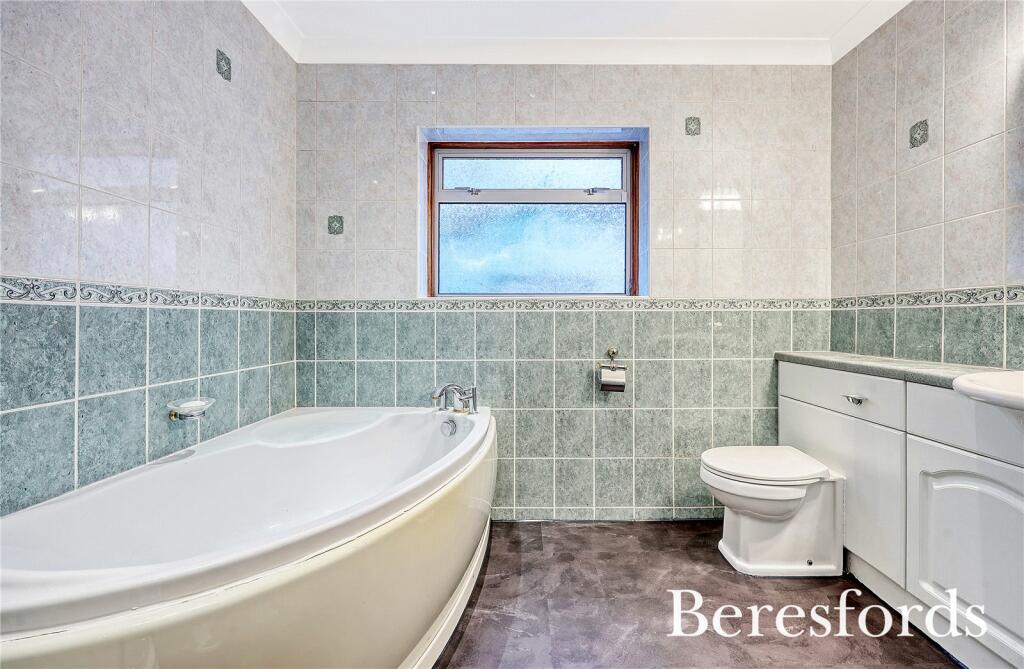 Additional image 11 of Spurgate, Hutton Mount, CM13