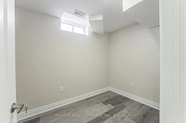 Additional image 34 of 351 Royal West Dr